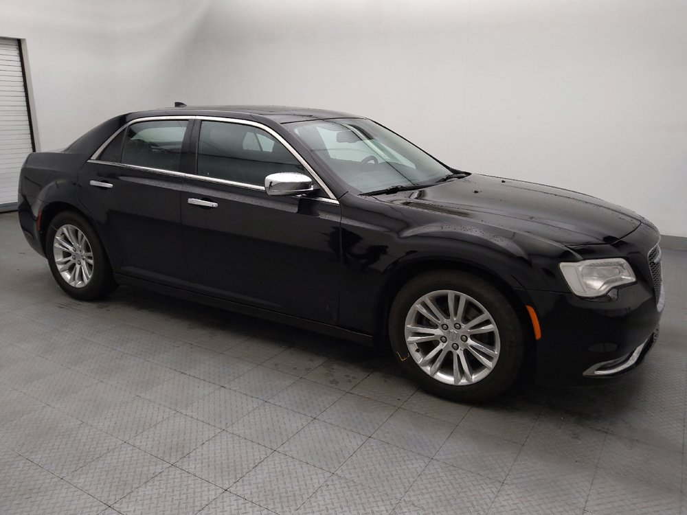 Used 2017 Chrysler 300 C RWD image 11