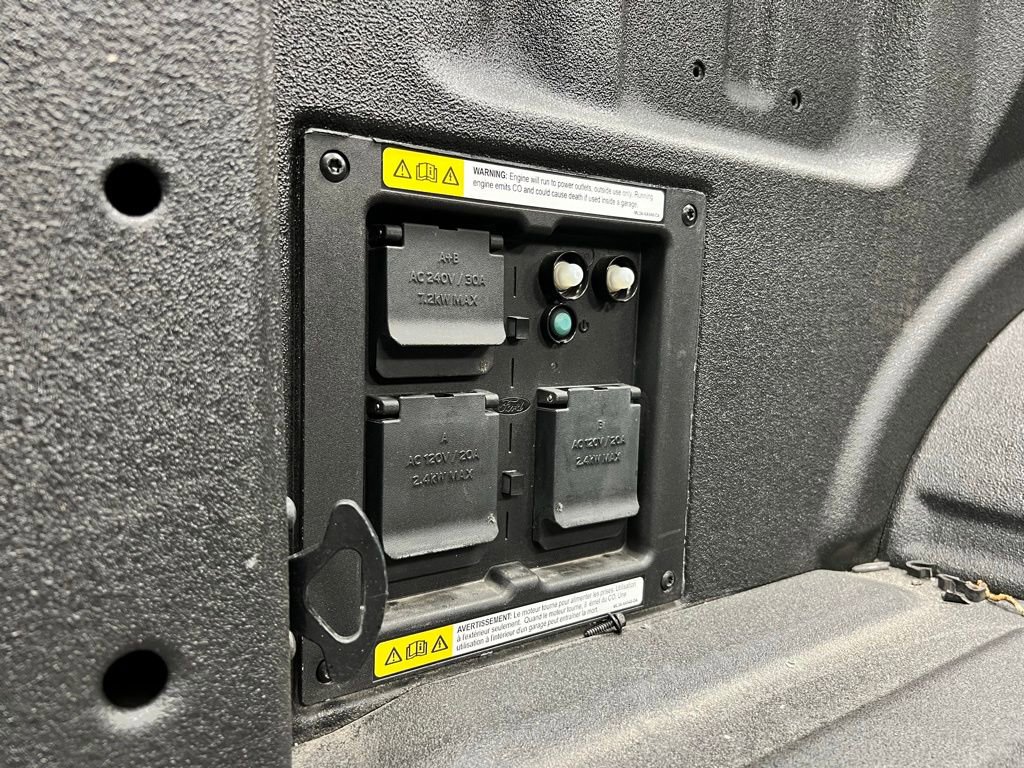 Used 2023 Ford F150 Lariat w/ Trailer Tow Package image 16