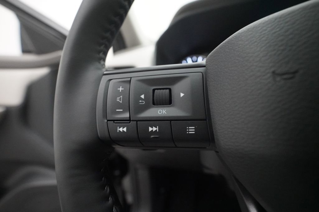 Certified 2025 Nissan Rogue SV w/ SV Premium Package image 18