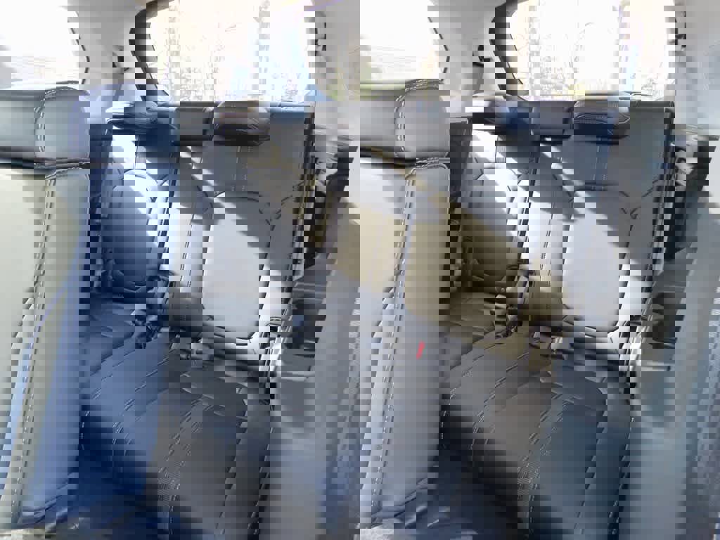 New 2025 Honda Pilot Touring image 15