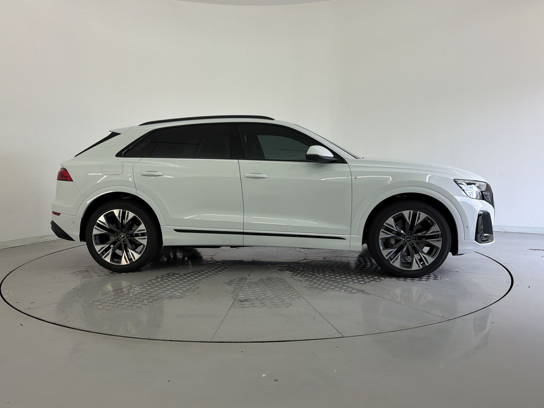 New 2026 Audi Q8 Premium Plus AWD/4WD image 8