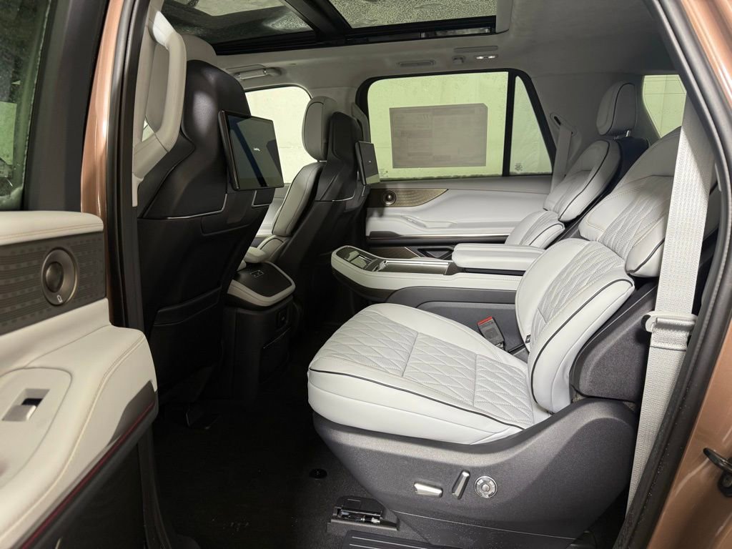 New 2025 Lincoln Navigator L Black Label AWD/4WD image 47