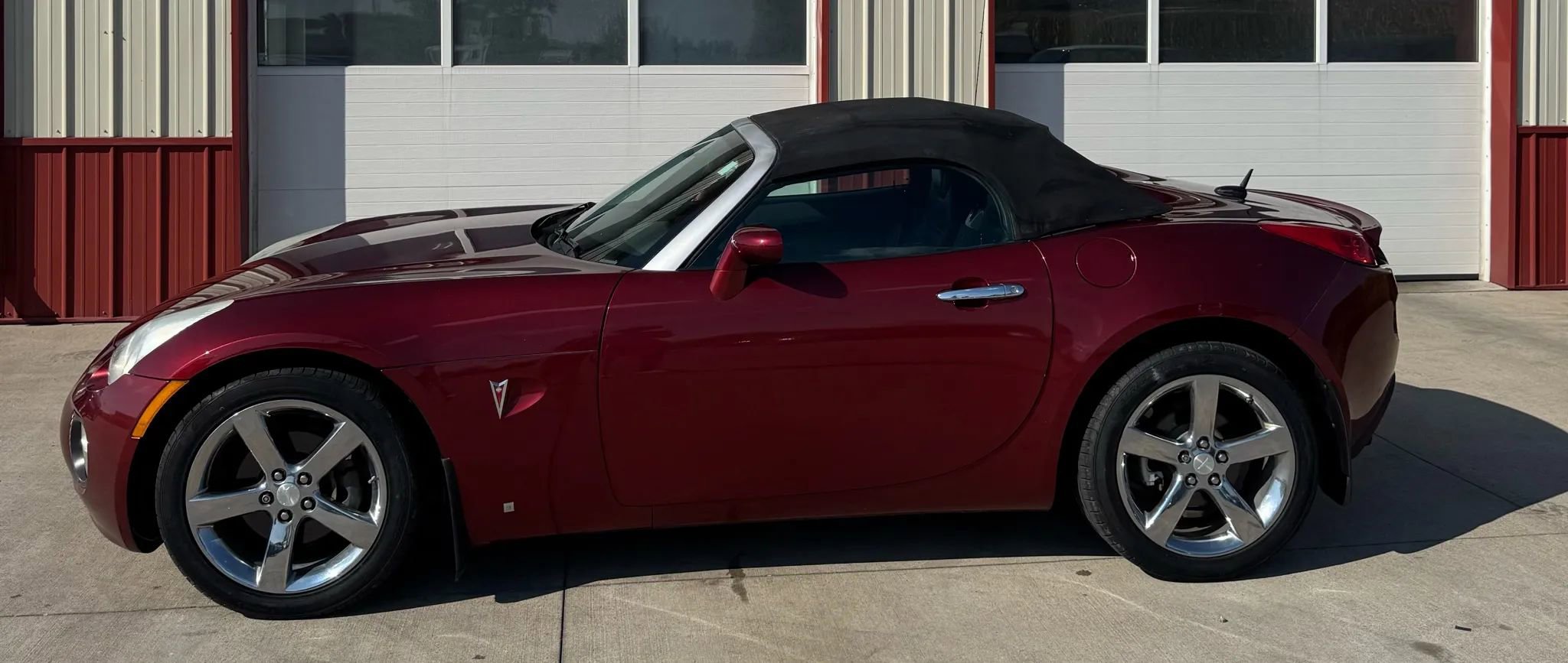 Used 2009 Pontiac Solstice GXP w/ Premium Package image 12