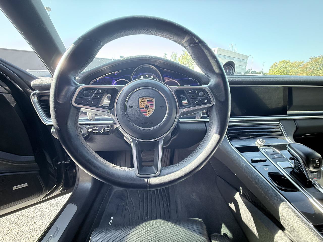 Used 2020 Porsche Panamera RWD image 14
