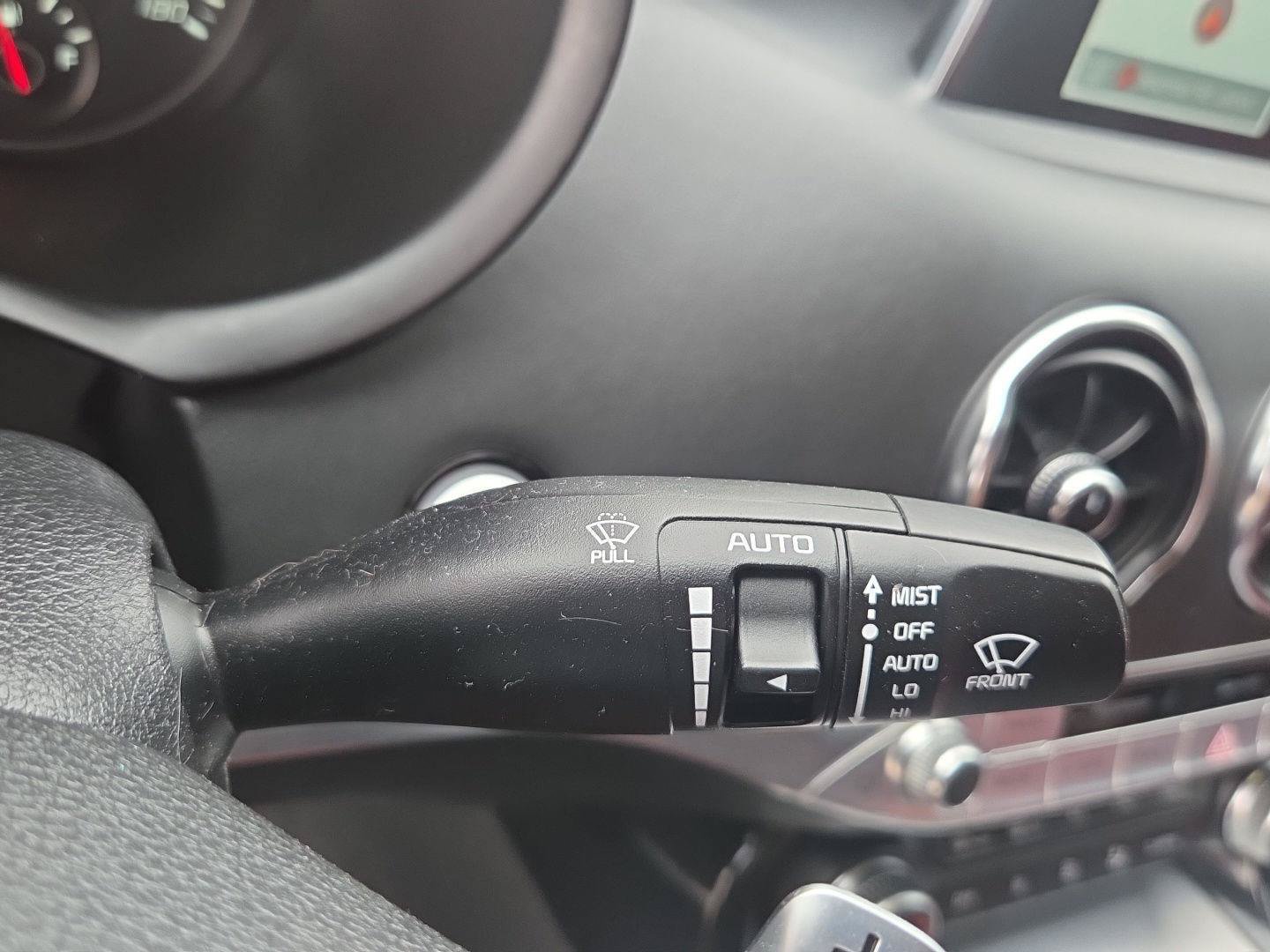 Used 2021 Kia Stinger GT1 AWD/4WD image 27