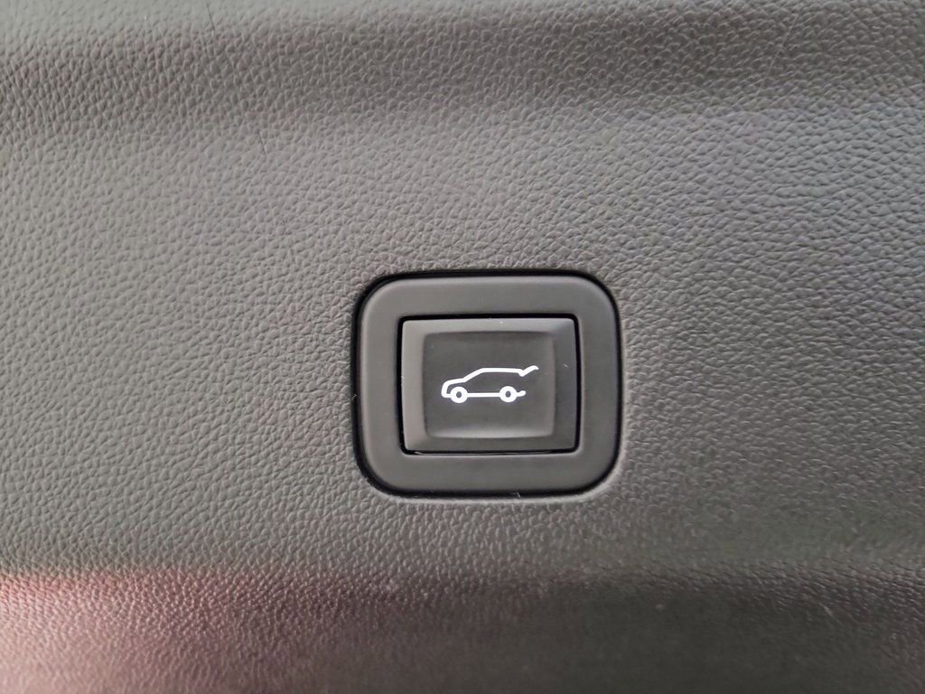 Certified 2025 GMC Yukon XL AT4 w/ AT4 Premium Plus Package image 23