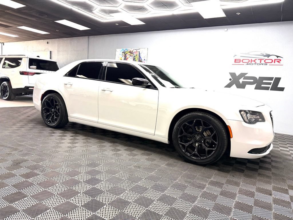 Used 2019 Chrysler 300 Touring w/ Sport Appearance Package RWD image 2