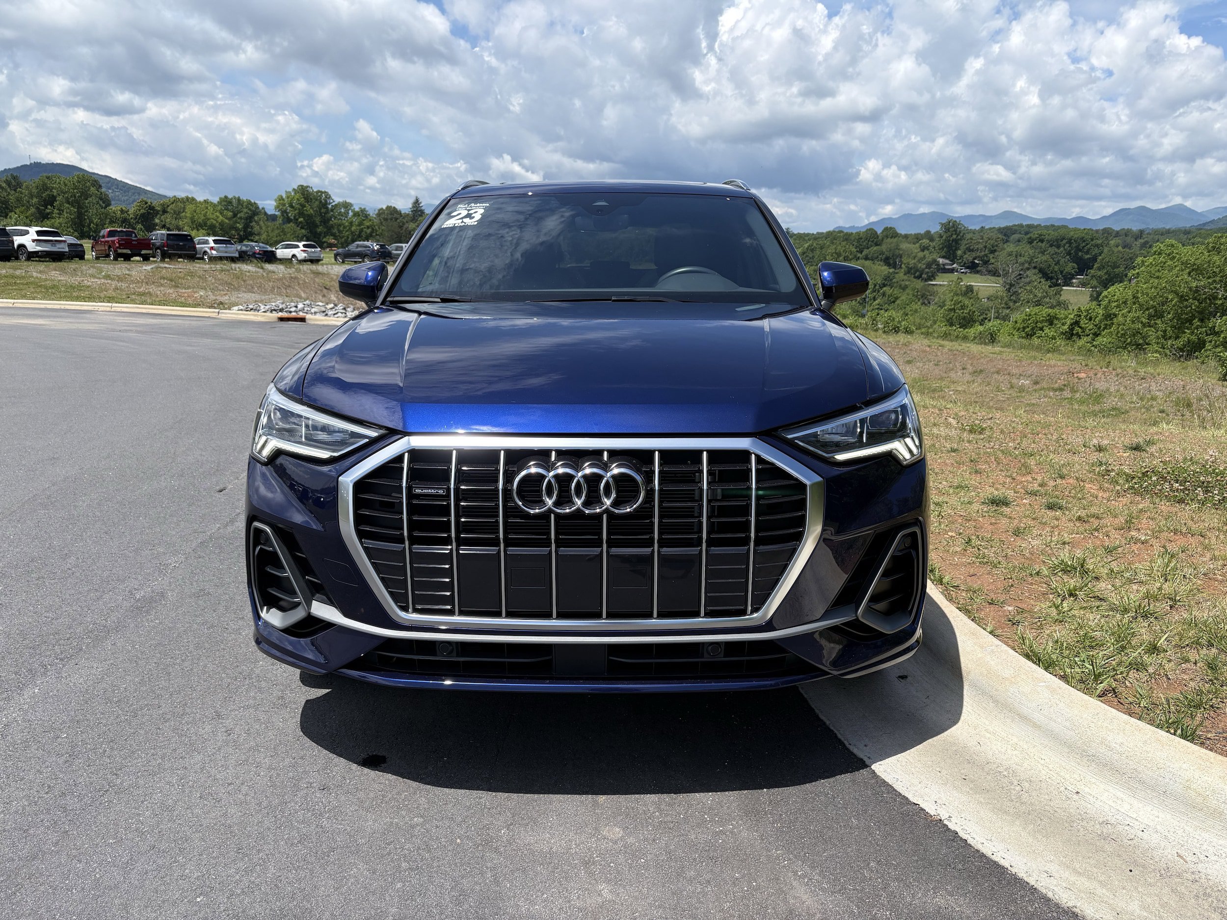Used 2023 Audi Q3 2.0T Premium AWD/4WD image 2