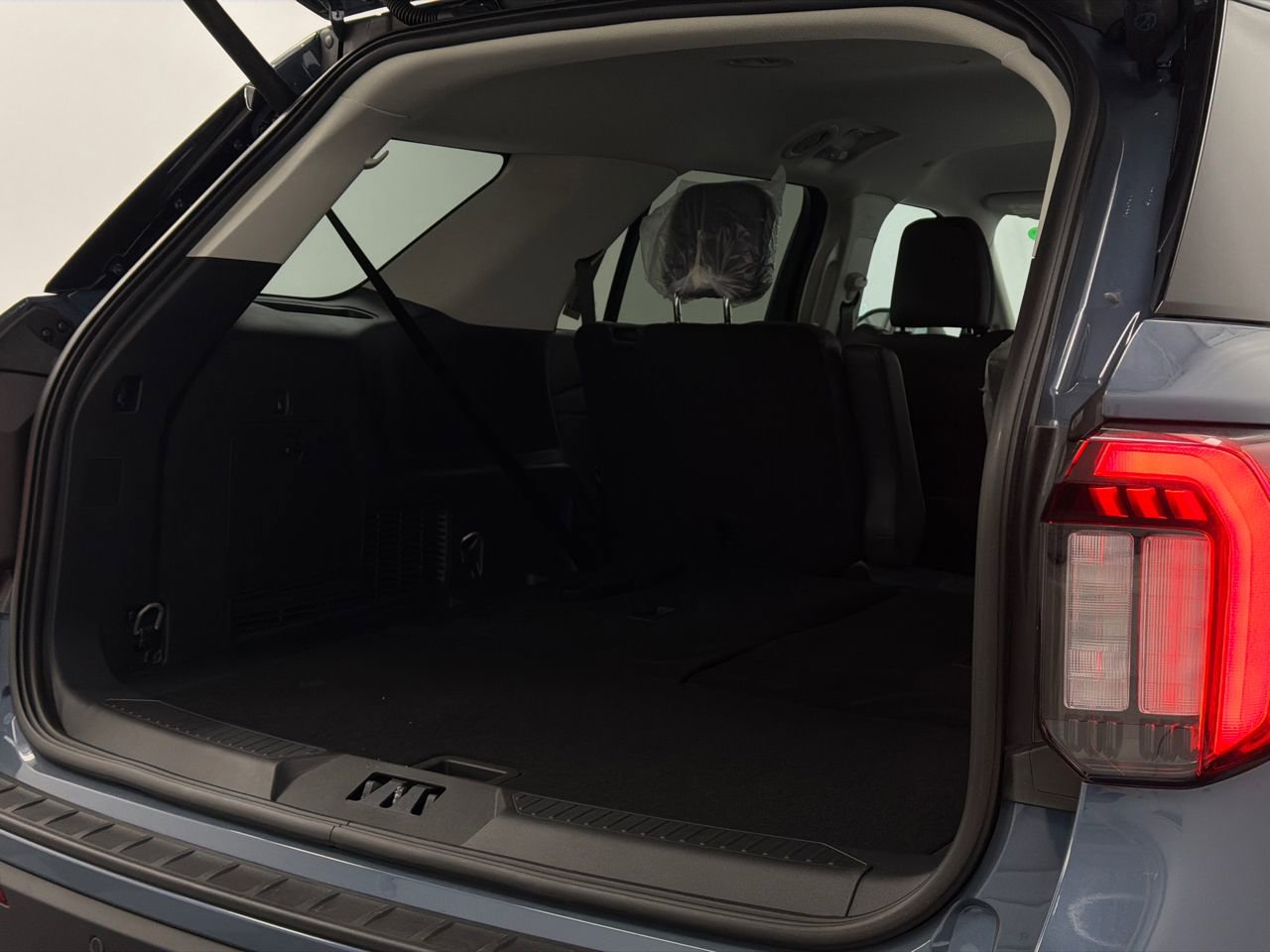 New 2026 Ford Explorer Active w/ Active Comfort Package image 8