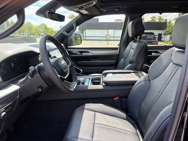New 2026 Jeep Grand Wagoneer Limited AWD/4WD image 6