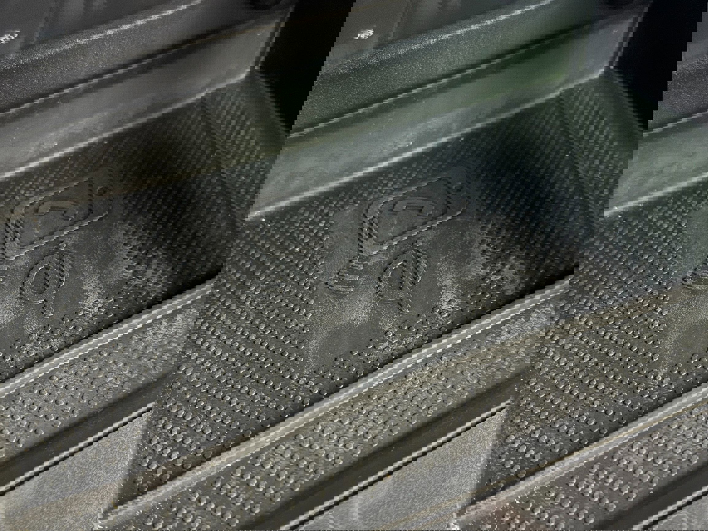 Used 2024 Volkswagen Tiguan SE R-Line image 28