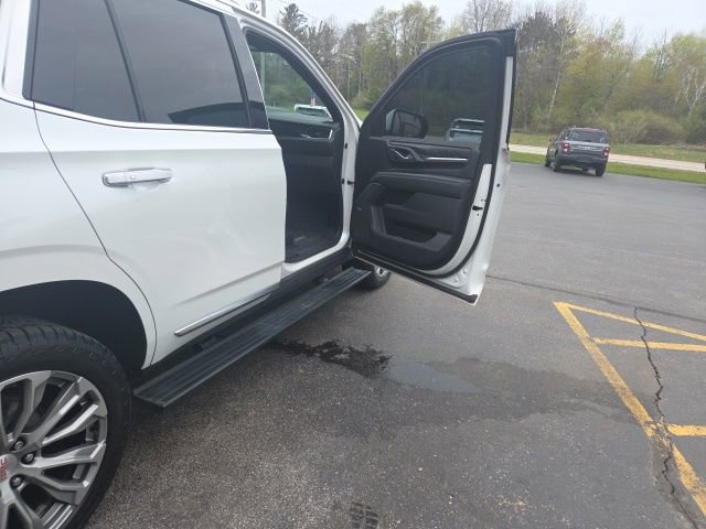 Used 2021 GMC Yukon Denali w/ Denali Premium Package AWD/4WD image 44