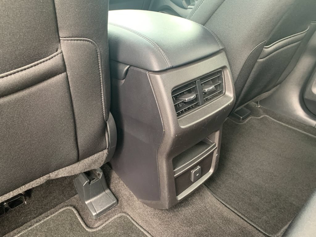 Used 2018 Ford Edge SEL FWD image 25
