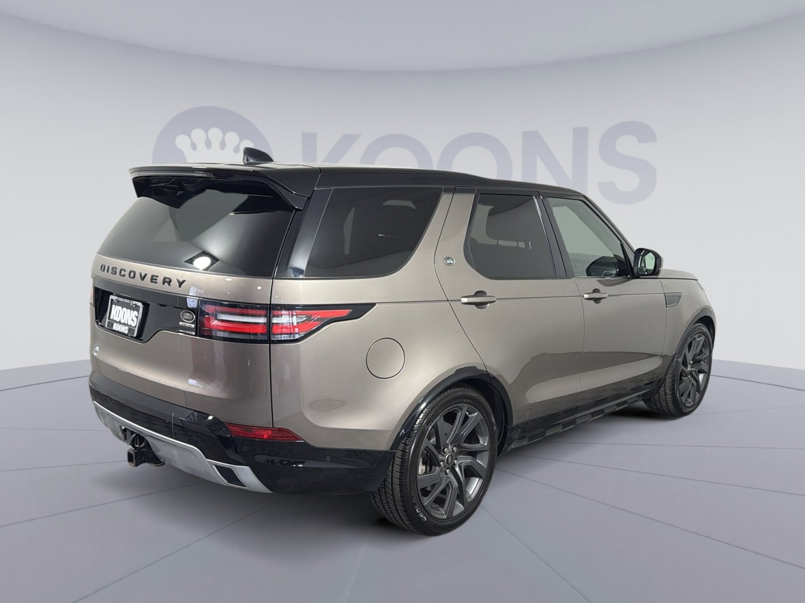 Used 2017 Land Rover Discovery HSE image 7