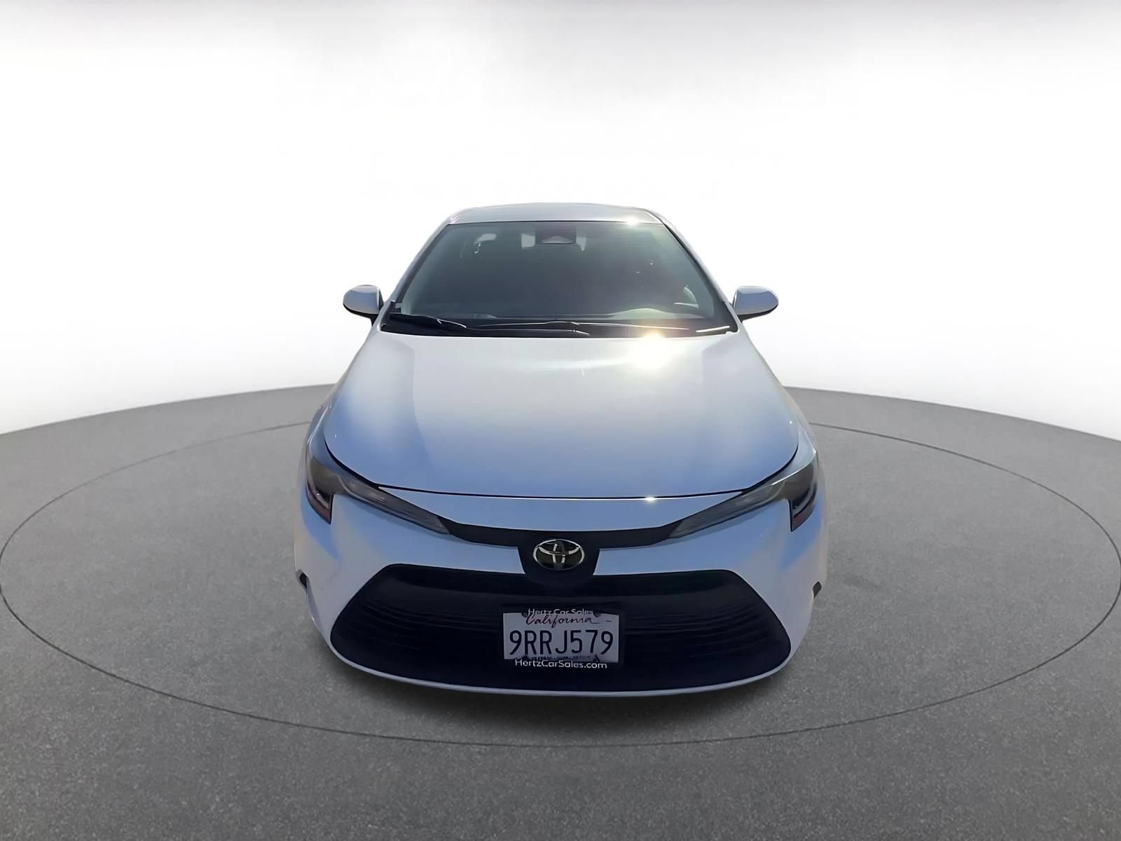Used 2025 Toyota Corolla LE FWD image 4