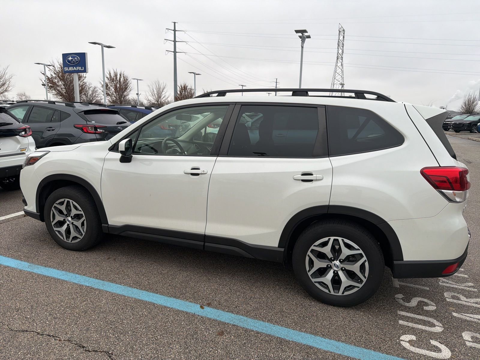 Used 2023 Subaru Forester Premium image 7