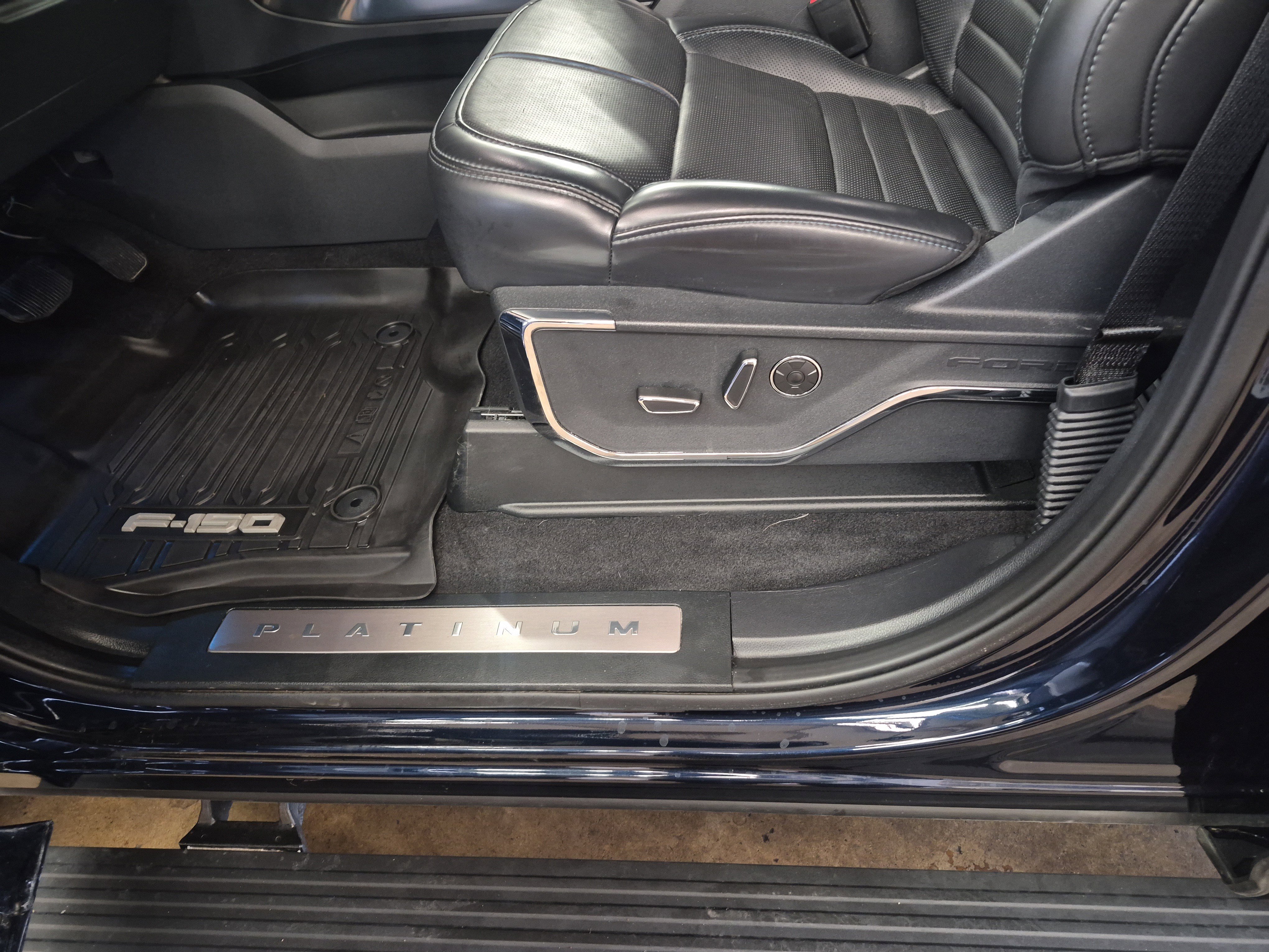 Certified 2025 Ford F150 Platinum AWD/4WD image 16