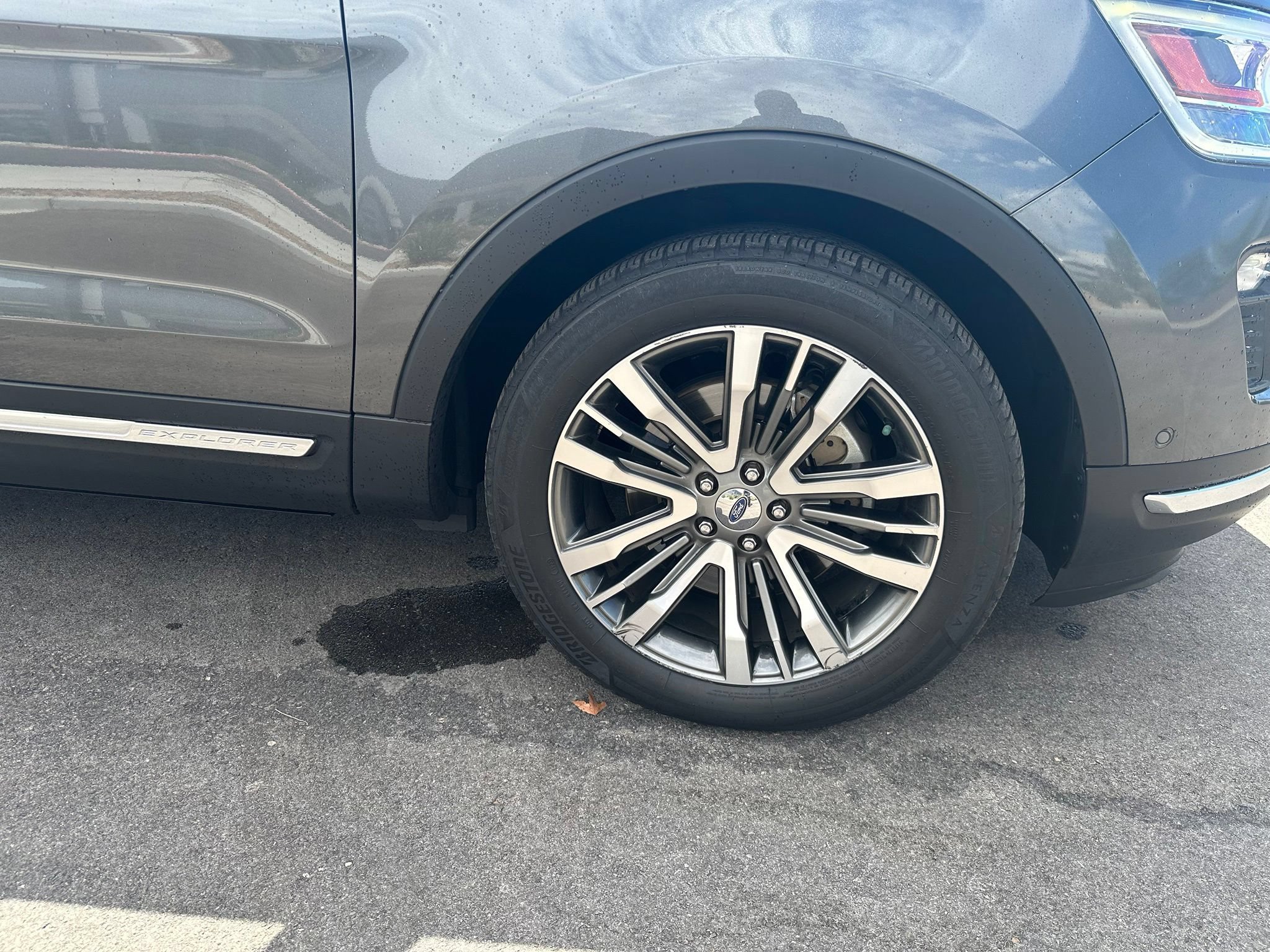 Used 2018 Ford Explorer Platinum AWD/4WD image 10