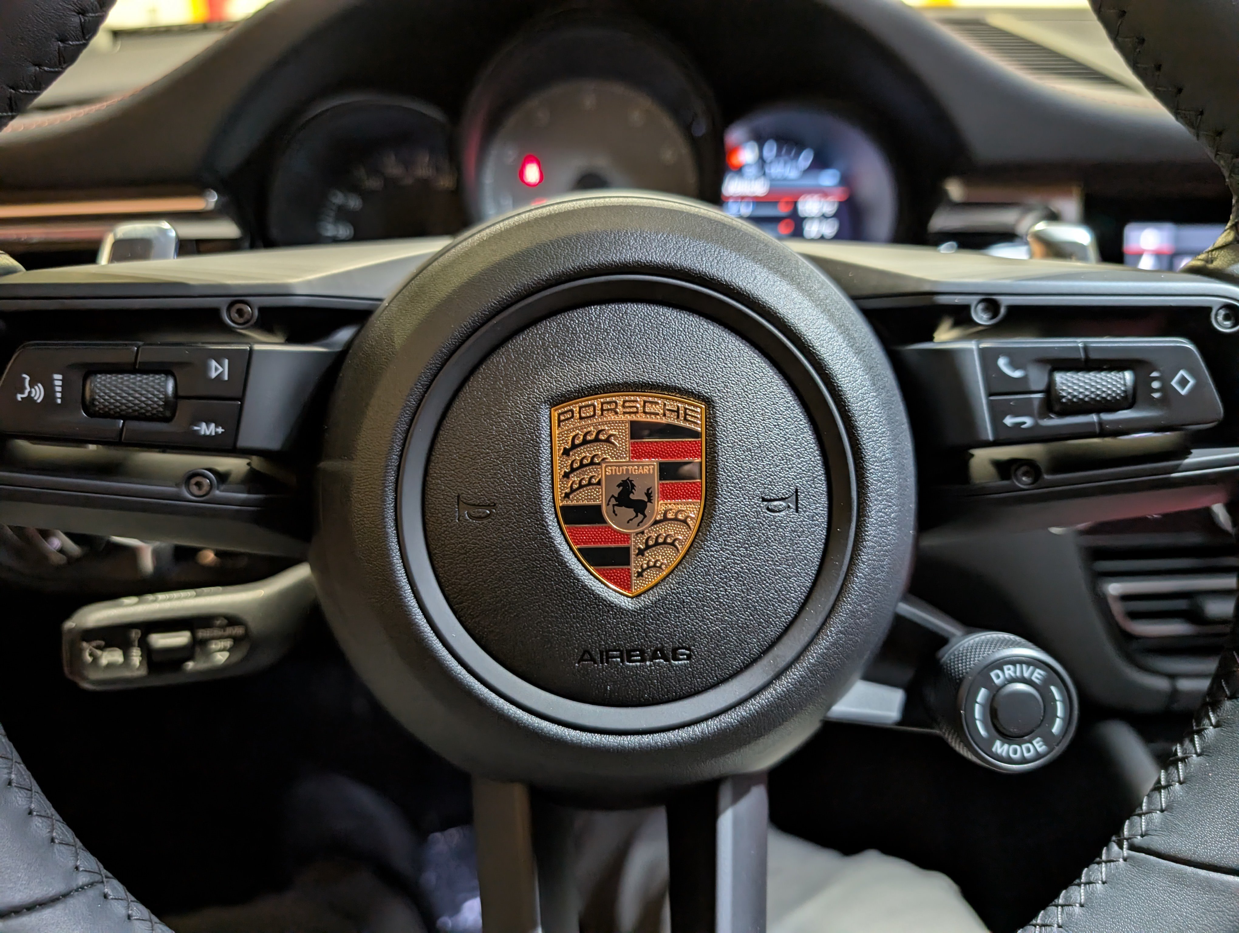 Certified 2025 Porsche Macan S AWD/4WD image 27