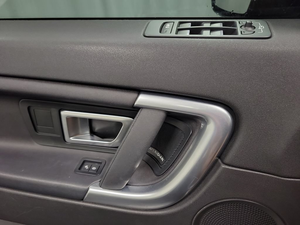 Used 2019 Land Rover Discovery Sport SE AWD/4WD image 29