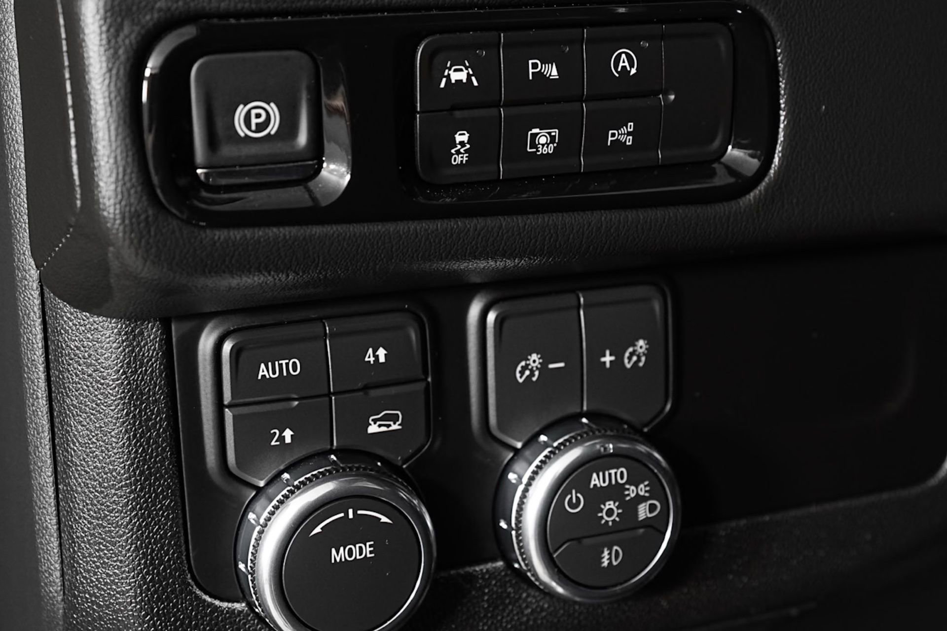 Used 2026 GMC Yukon Denali w/ Sun & Power Step Package AWD/4WD image 19