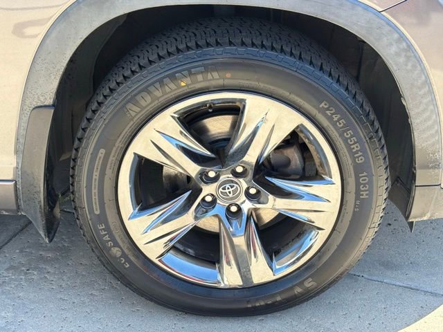 Used 2017 Toyota Highlander Limited Platinum w/ Carpet Mat Package image 28