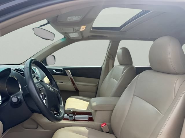 Used 2013 Toyota Highlander Limited AWD/4WD image 16