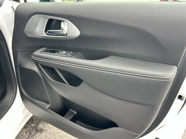 New 2026 Chrysler Pacifica Limited w/ S Appearance Package image 54