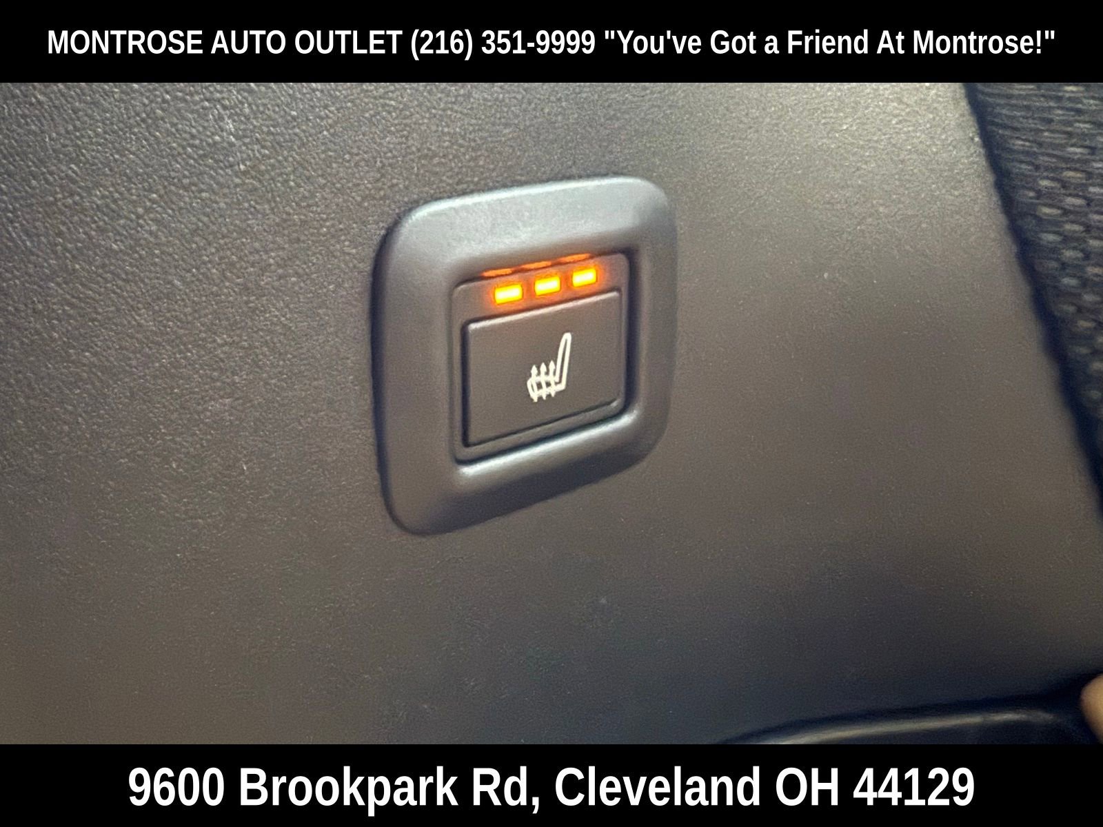 New 2026 Land Rover Defender 130 X-Dynamic SE image 15