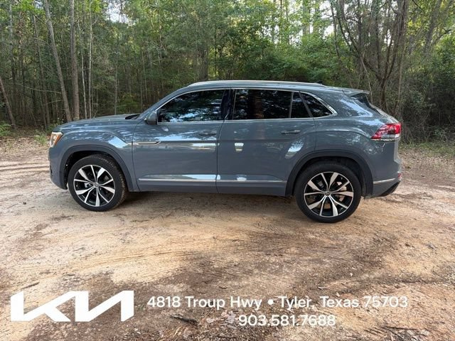 Used 2025 Volkswagen Atlas Cross Sport SEL Premium R-Line AWD/4WD image 7
