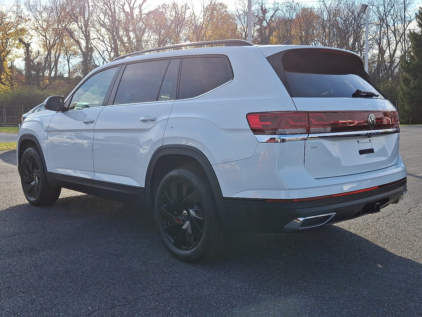 New 2025 Volkswagen Atlas SE image 4