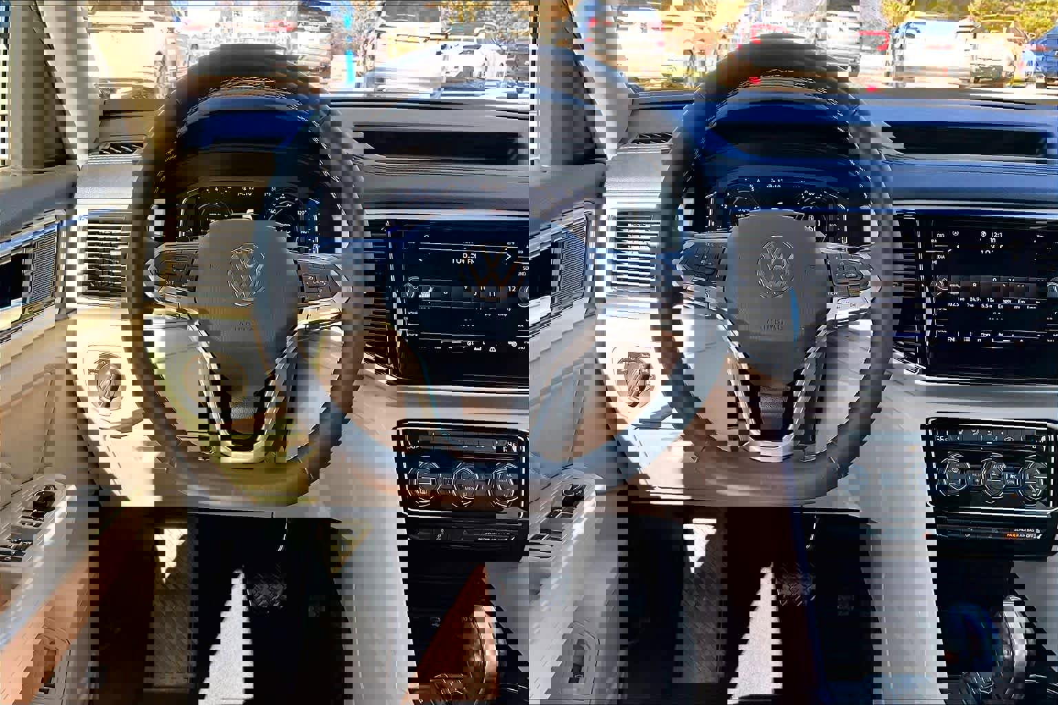 Used 2022 Volkswagen Atlas SE w/ Black Wheel Package image 6