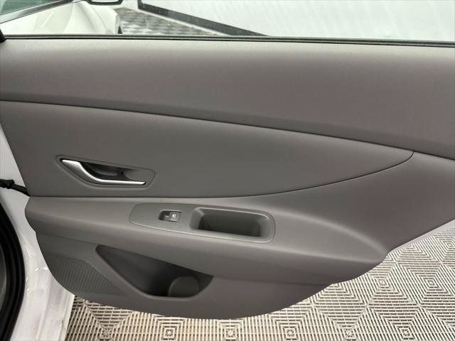 New 2026 Hyundai Elantra SEL Sport Premium FWD image 16