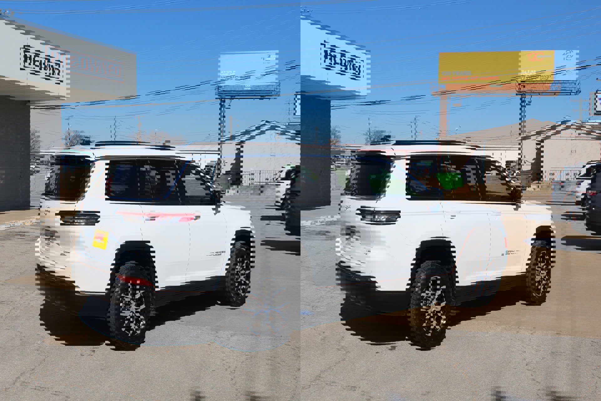 Used 2024 Jeep Grand Cherokee L Limited w/ Luxury Tech Group II image 4