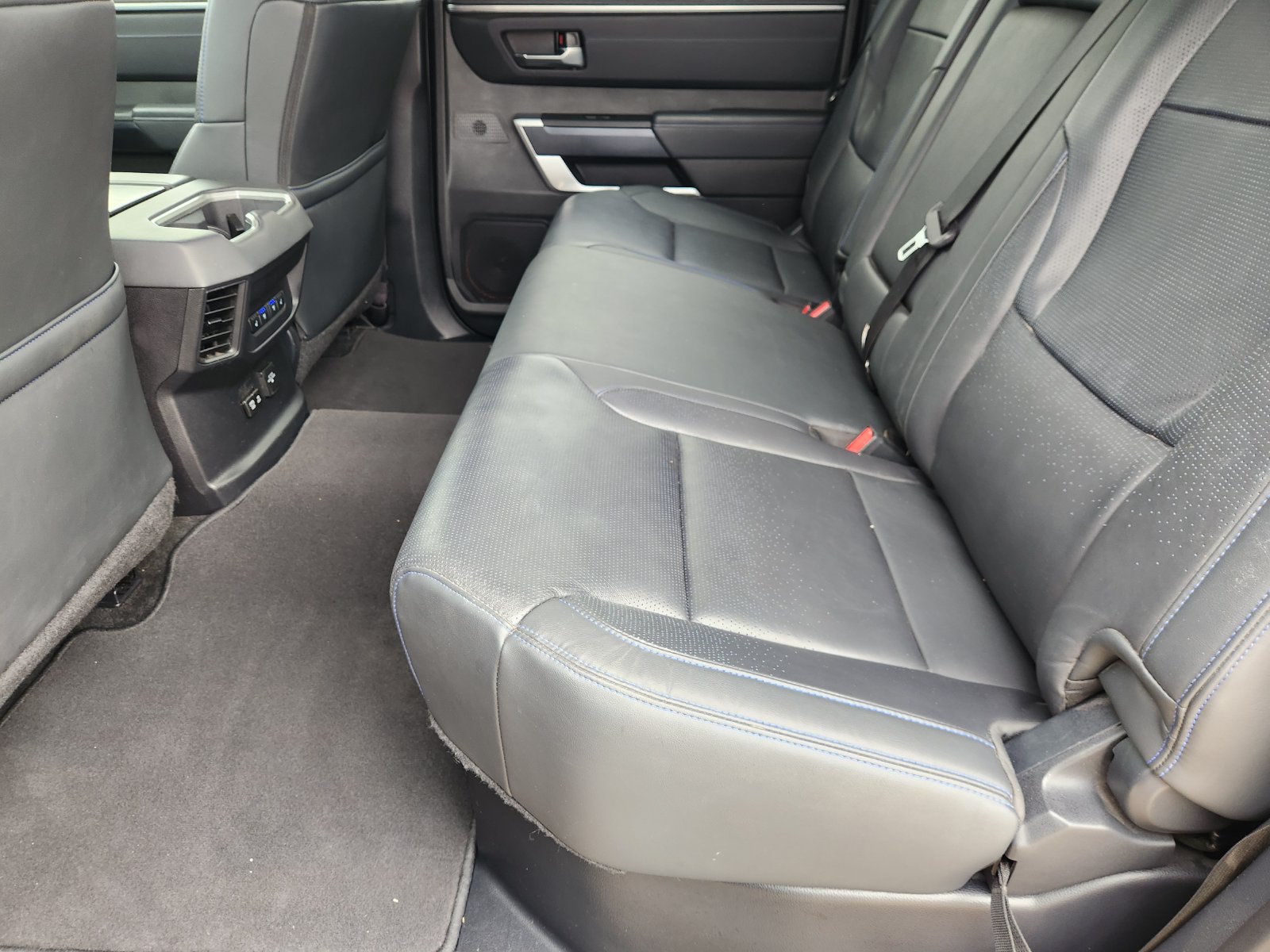 Used 2024 Toyota Tundra Platinum AWD/4WD image 33