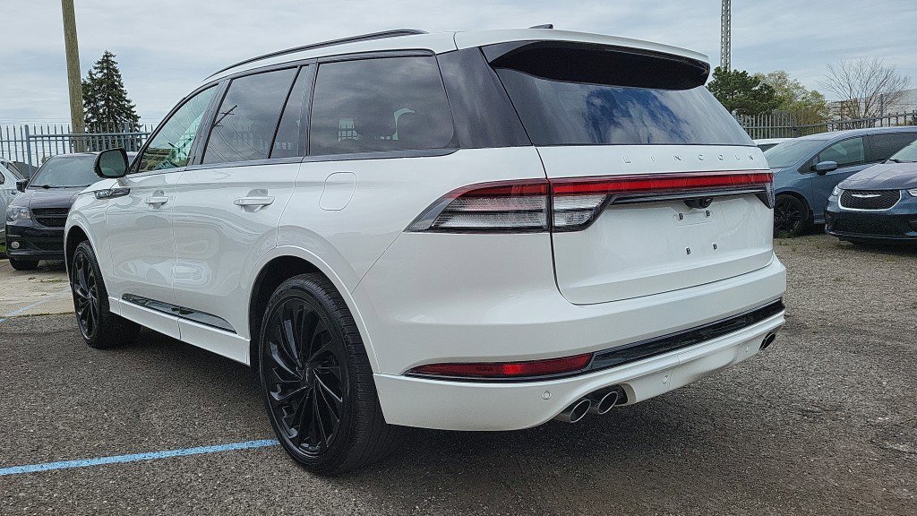 Used 2025 Lincoln Aviator Reserve w/ Jet Appearance Package AWD/4WD image 7