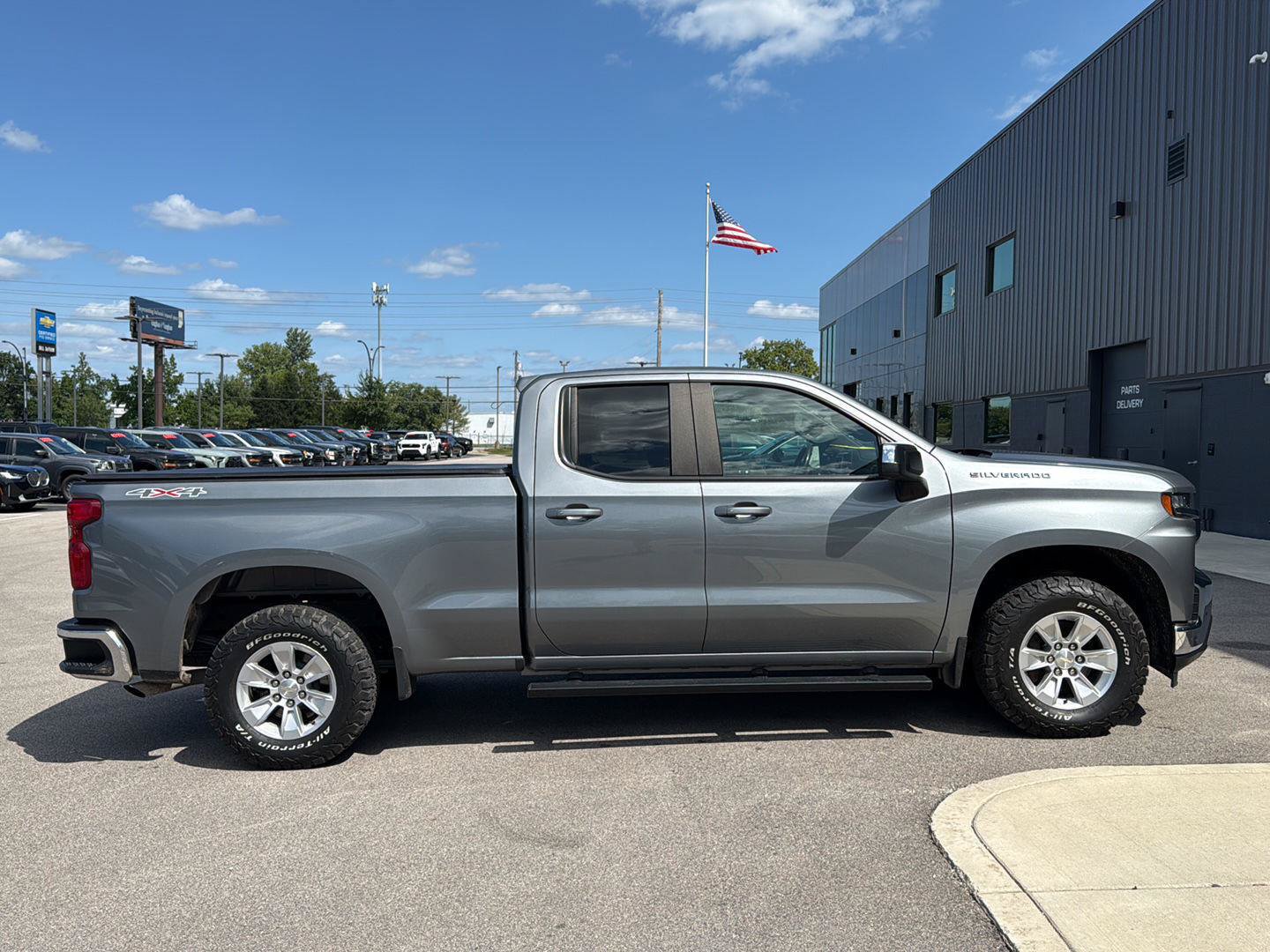 Used 2019 Chevrolet Silverado 1500 LT w/ All-Star Edition AWD/4WD image 2