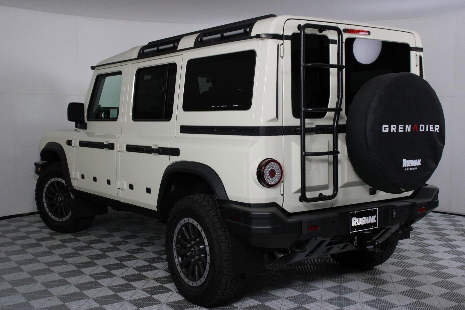 New 2025 INEOS Grenadier Fieldmaster Edition image 3