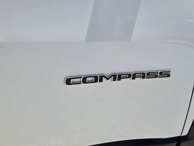 Used 2022 Jeep Compass Limited AWD/4WD image 11