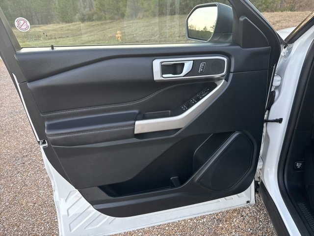 Used 2023 Ford Explorer XLT w/ Equipment Group 202A image 17