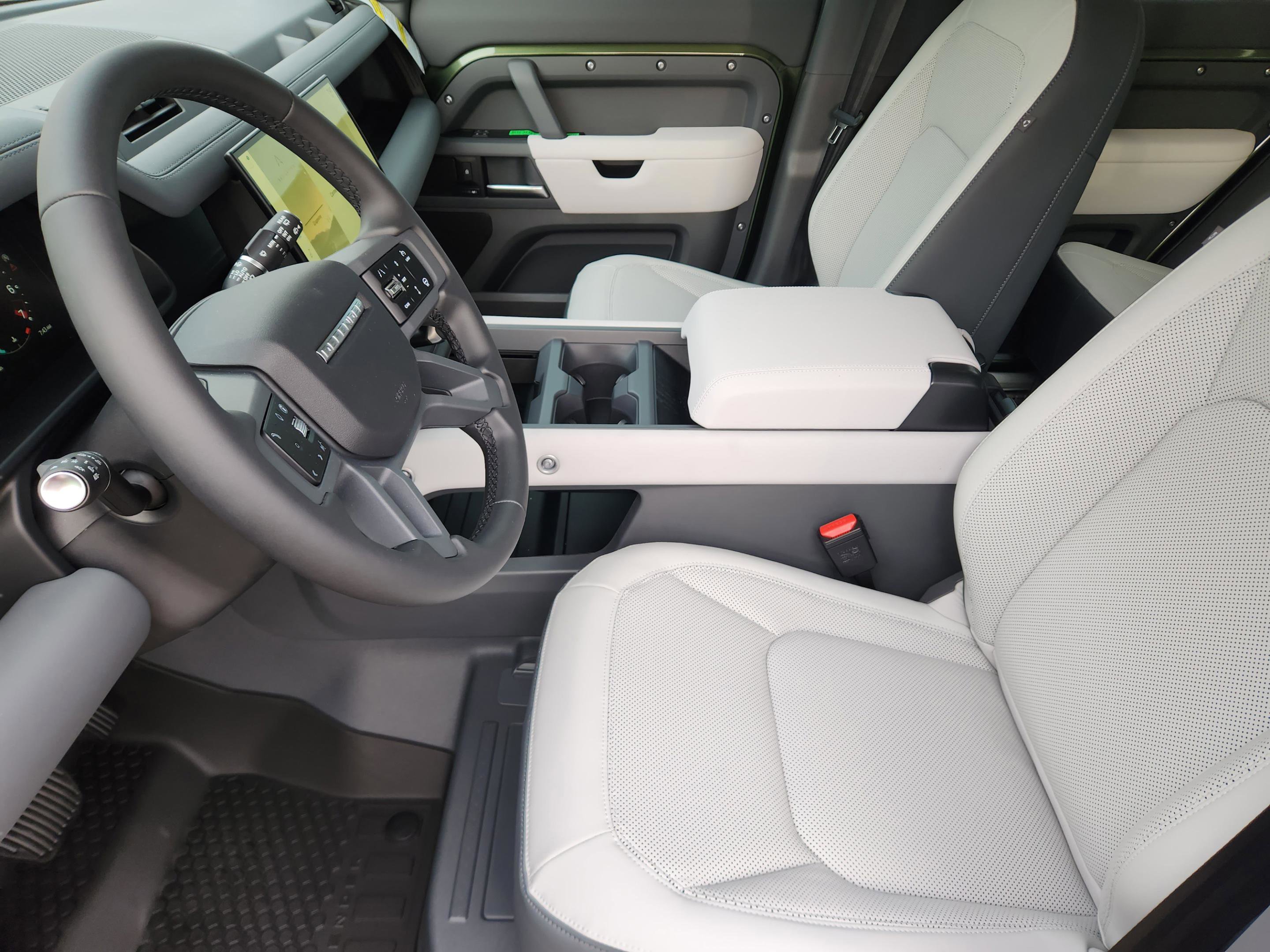 New 2026 Land Rover Defender 110 S AWD/4WD image 8