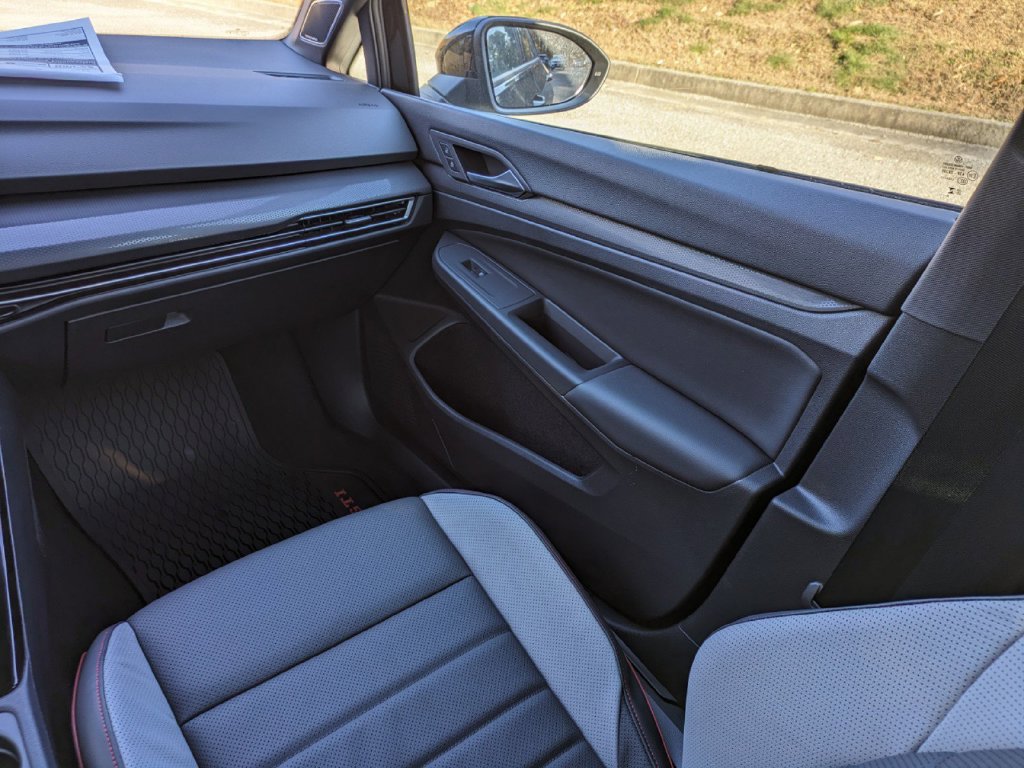 New 2024 Volkswagen GTI SE FWD image 16