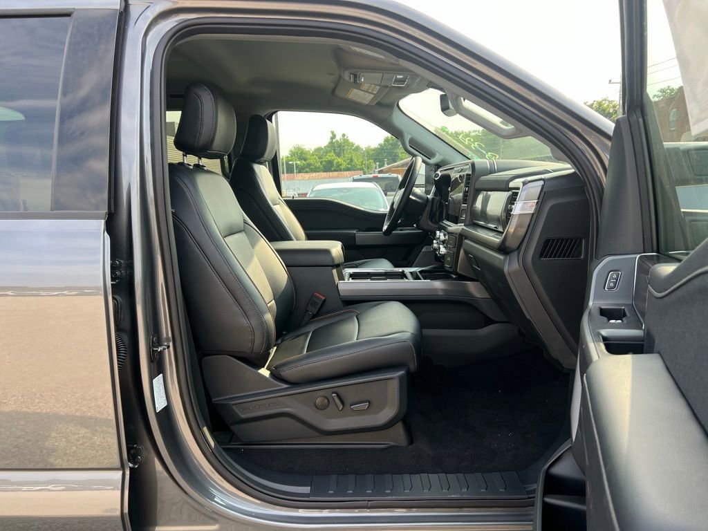 New 2025 Ford F250 Lariat image 22
