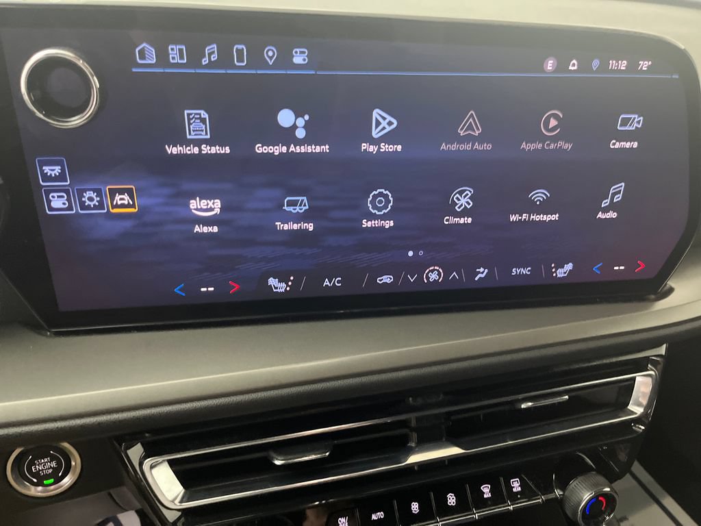 Used 2025 Chevrolet Traverse LT FWD image 21