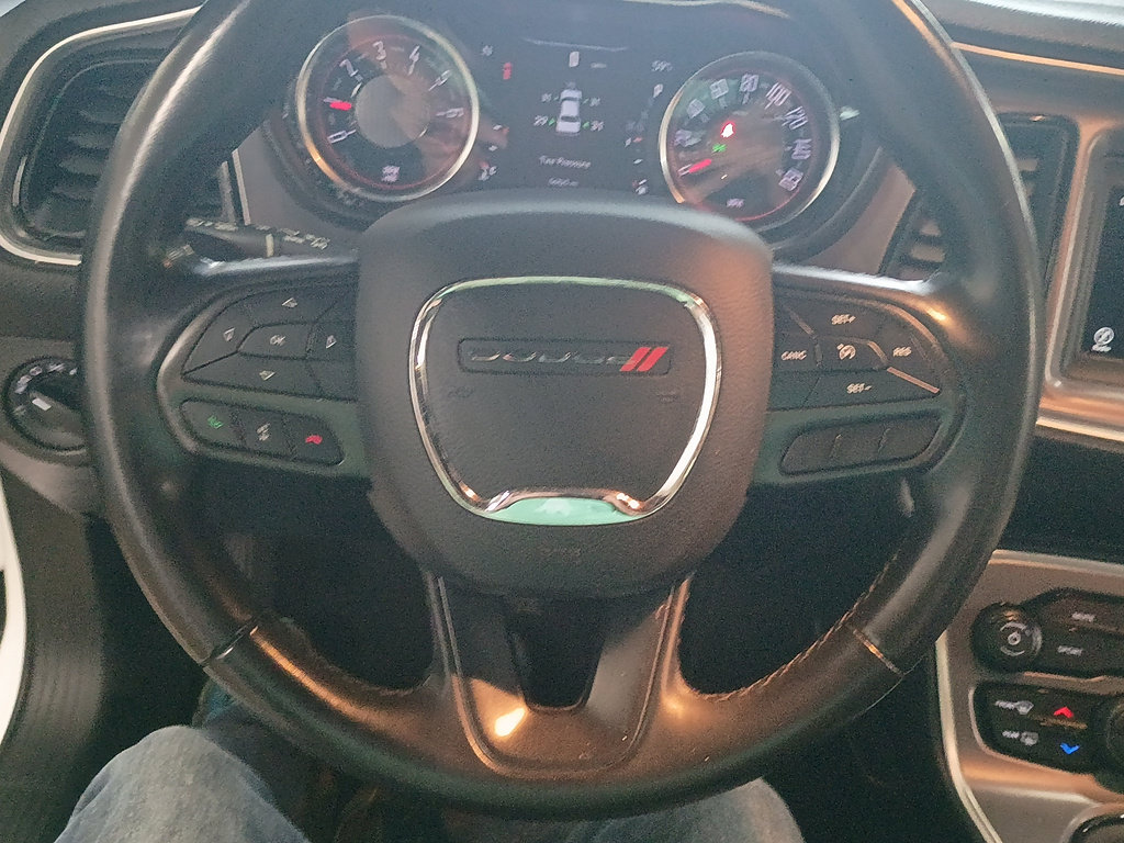 Used 2022 Dodge Challenger SXT RWD image 19
