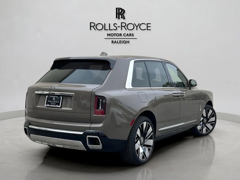 New 2026 Rolls-Royce Cullinan AWD/4WD image 3