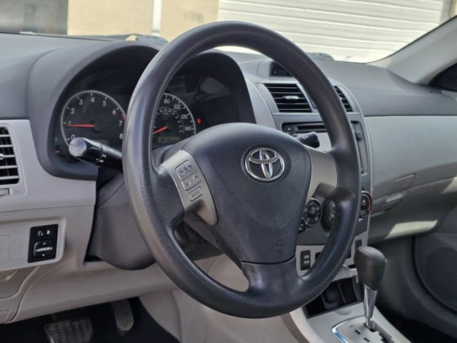 Used 2013 Toyota Corolla LE image 20