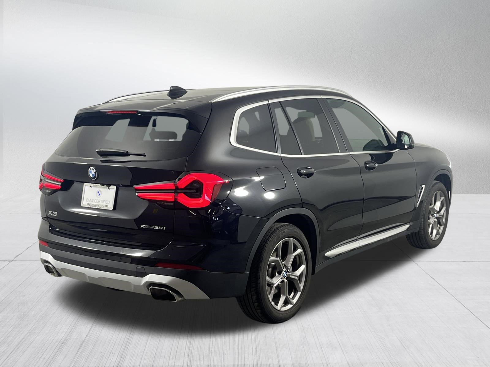 Certified 2024 BMW X3 xDrive30i w/ Premium Package image 7