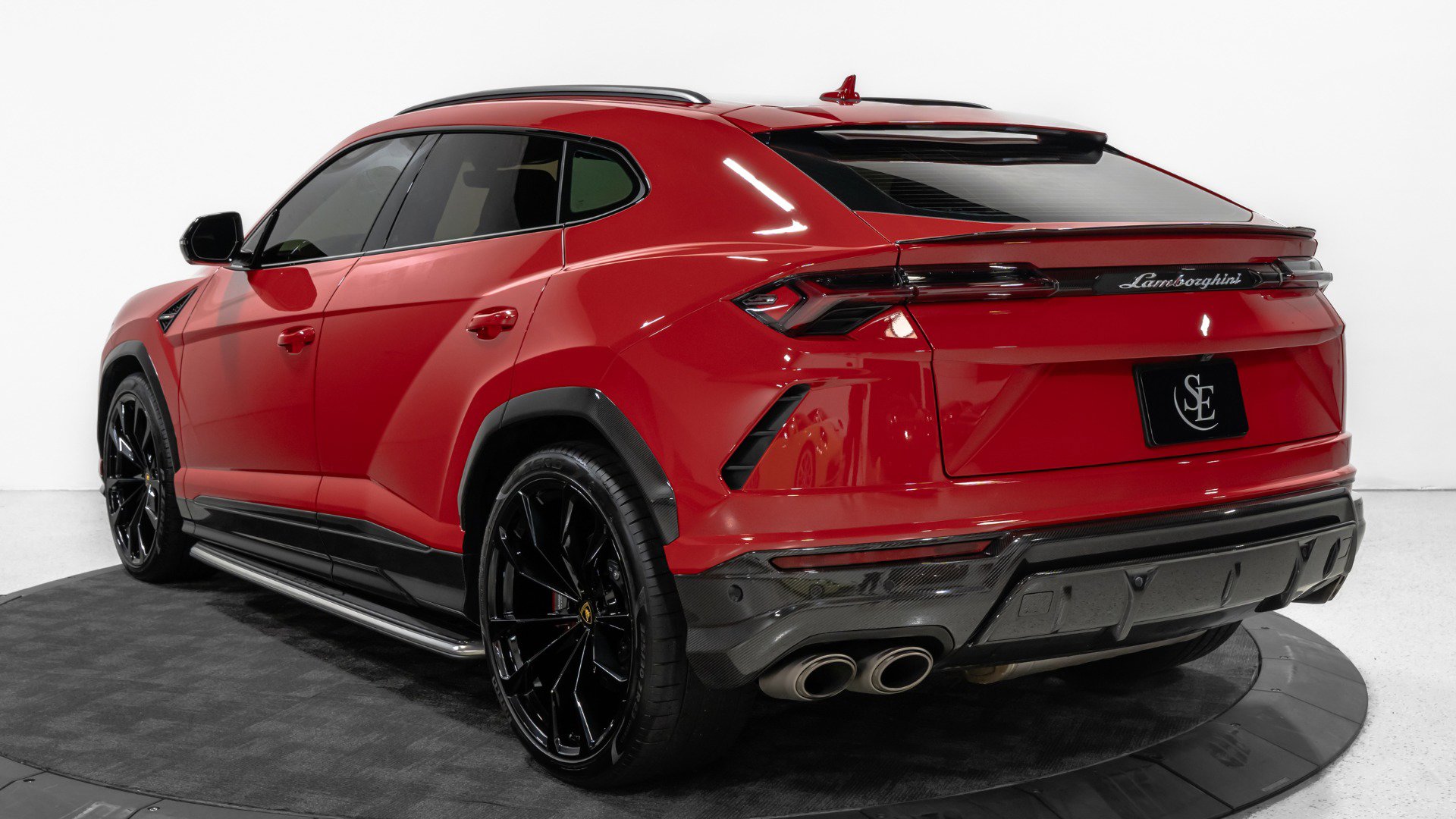 Used 2021 Lamborghini Urus AWD/4WD image 6