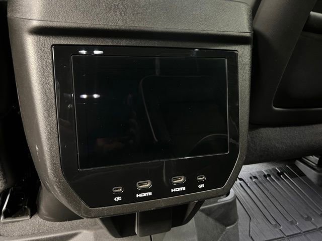 Used 2025 GMC Yukon AT4 Ultimate w/ LPO, Floor Liner Package AWD/4WD image 48